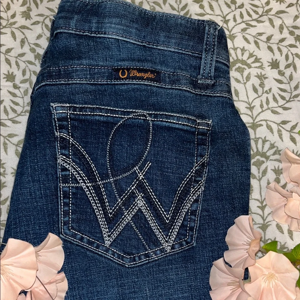 Wrangler Women's Dark Blue Bootcut Jeans with Embroidered Back Pockets - Picture 8 of 12